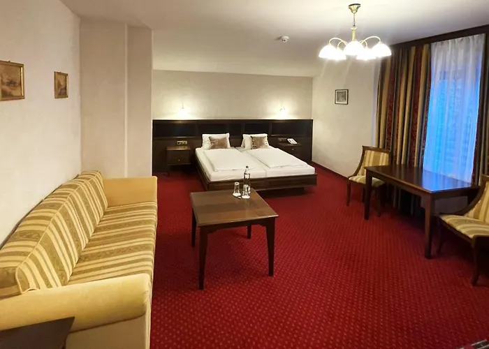 & Restaurant Batzenhaeusl Готель