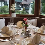 Hotel Batzenhaeusl Tirol 4*