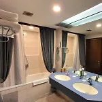 Hotel Batzenhaeusl Tirol 4*