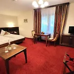 Batzenhaeusl Tirol Hotel