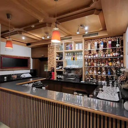 & Restaurant Batzenhaeusl فندق إنسبروك