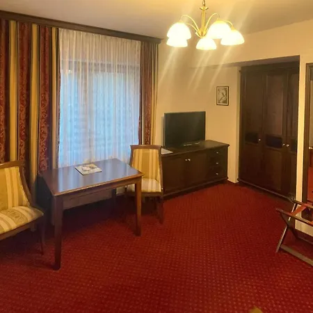 Ξενοδοχείο Hotel-restaurant Batzenhaeusl 4*