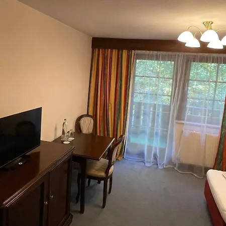 & Restaurant Batzenhaeusl Hotel