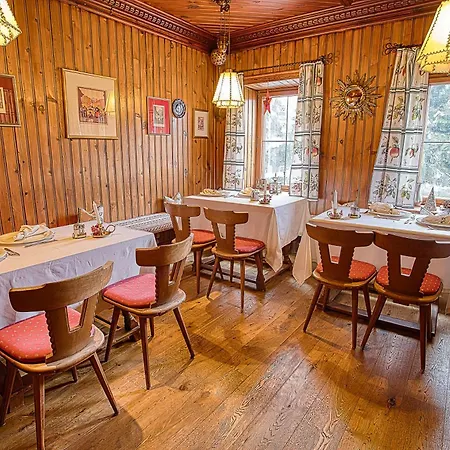 & Restaurant Batzenhaeusl 酒店 4*