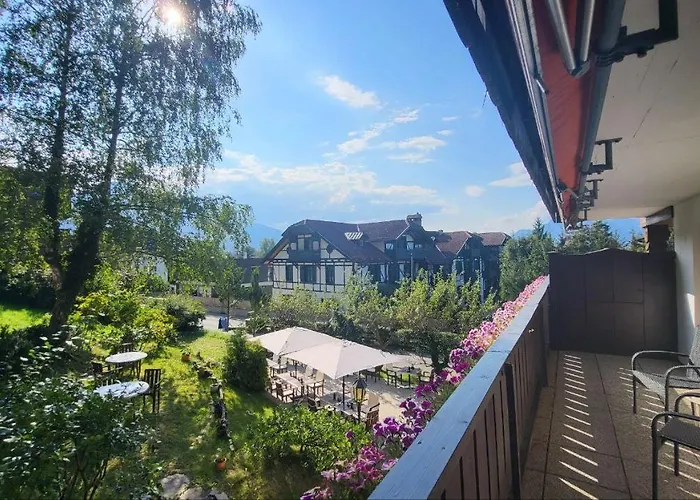 & Restaurant Batzenhaeusl فندق 4*