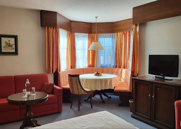 & Restaurant Batzenhaeusl فندق