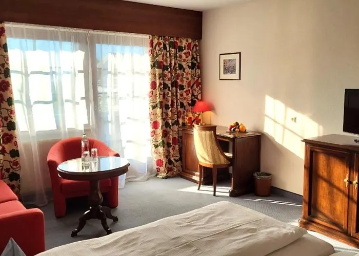 & Restaurant Batzenhaeusl فندق