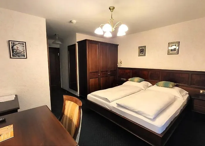 & Restaurant Batzenhaeusl إنسبروك