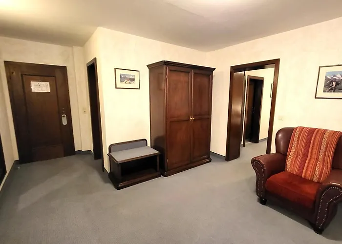 & Restaurant Batzenhaeusl 酒店 4*