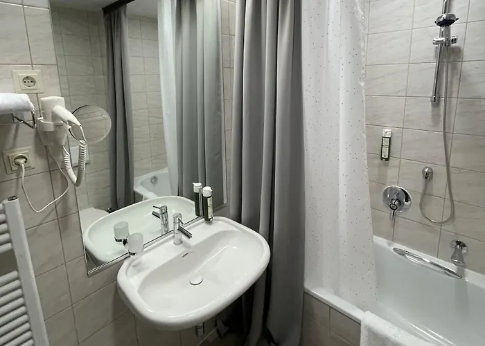 & Restaurant Batzenhaeusl إنسبروك