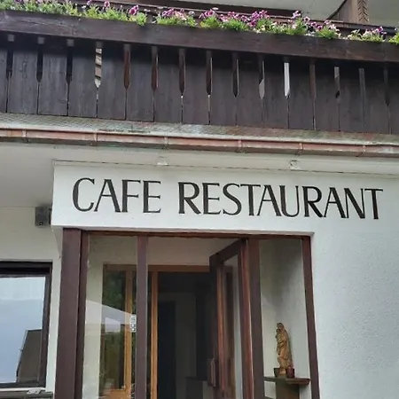 & Restaurant Batzenhaeusl Hotel Innsbruck